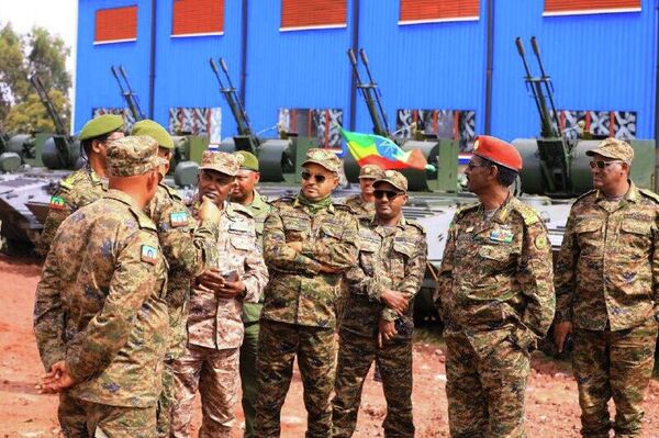 🪖 ከተጣሉበት በማንሳት በራስ አቅም ተሻሽለው ወደ ኃይል የገቡት ትጥቆች የተቋሙን የውጊያ አቅም በከፍተኛ ሁኔታ ይጨምራሉ –ፊልድ ማርሻል ብርሀኑ ጁላ - Sputnik አፍሪካ