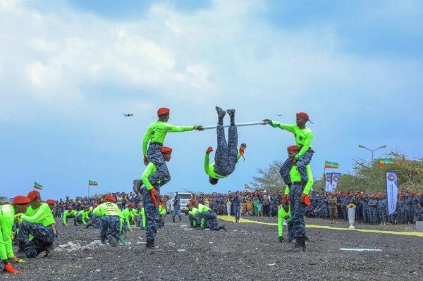 የኢትዮጵያ ፌደራል ፖሊስ በኢትዮጵያ ፖሊስ ታሪክ የመጀመሪያ የሆነውን ልዩ ኮማንዶ አስመረቀ - Sputnik አፍሪካ