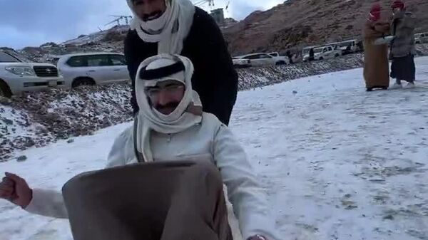 #viral | የበረሃው በረዶ - ሳዑዲ አረቢያ ባልተለመደ የክረምት ውሽንፍር በረዶ ደርባለች - Sputnik አፍሪካ