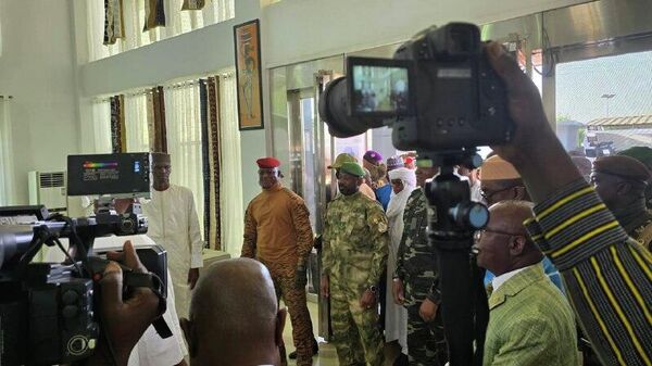 ሦስቱ የሳኅል ሀገራት ጥምረት መሪዎች የኤኢኤስ የቴሌቪዥን ጣቢያን መረቁ - Sputnik አፍሪካ