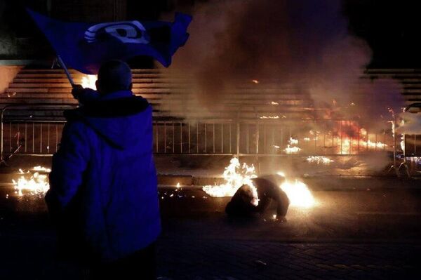 #viral | ተቃዋሚዎች በአልባኒያ ፓርላማ ርችት የታከለበት አመፅ ቀሰቀሱ - Sputnik አፍሪካ