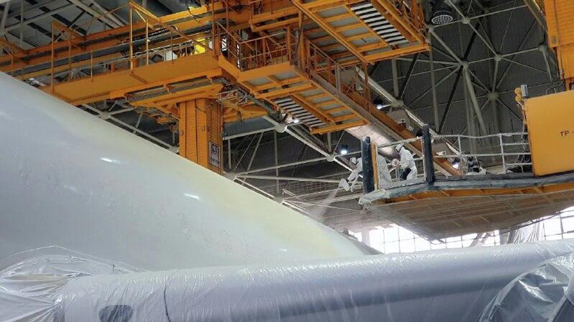 የኢትዮጵያ አየር መንገድ የአውሮፕላን ጥገና ክፍል በአፍሪካ ለመጀመሪያ ግዜ በሁለት የA350-900 አውሮፕላኖቹ ላይ ሙሉ የቀለም ቅየራ እና ቅብ በተሳካ ሁኔታ አካሄደ - Sputnik አፍሪካ, 1920, 26.12.2025