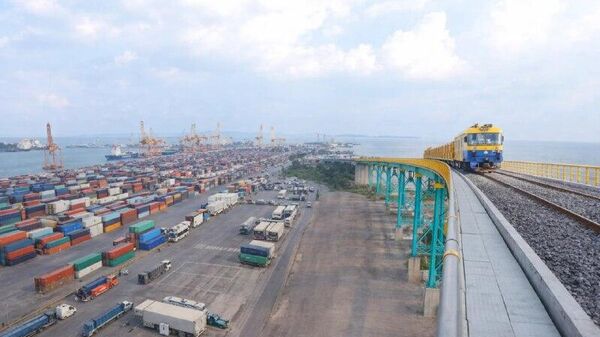 ኢትዮጵያ በዙሪያዋ ያሉ ወደቦችን በባቡር ለማገናኘት የ5 ሺህ ኪሎ ሜትር መስመር ጥናት ማጠናቀቋን ይፋ አደረገች - Sputnik አፍሪካ