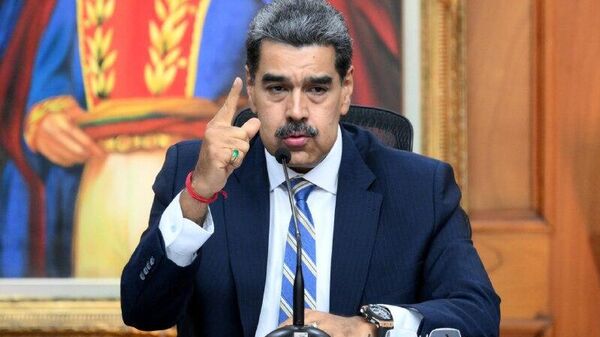 ኒኮላስ ማዱሮ በአሜሪካ ዴልታ ልዩ ኃይል ወታደሮች በቁጥጥር ስር መዋላቸውን ሲቢኤስ ኒውስ ዘገበ - Sputnik አፍሪካ