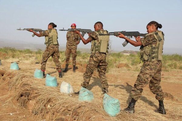 የኢትዮጵያ መከላከያ ሠራዊት የልዩ ዘመቻዎች ዕዝ ማሠልጠኛ ማዕከል መሠረታዊ ምልምል ወታደሮች አስመረቀ የኢትዮጵያ መከላከያ ሠራዊት የልዩ ዘመቻዎች ዕዝ ማሠልጠኛ ማዕከል መሠረታዊ ምልምል ወታደሮች አስመረቀ - Sputnik አፍሪካ
