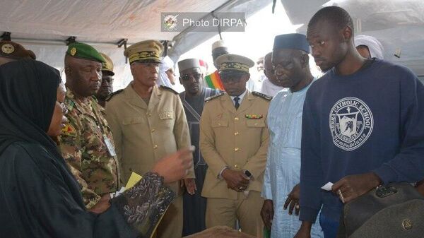 ማሊ የብሔራዊ እርቅ አካል የሆኑ 341 የቀድሞ አማፂያንን ወደ ጦር ሠራዊቱ ቀላቀለች - Sputnik አፍሪካ