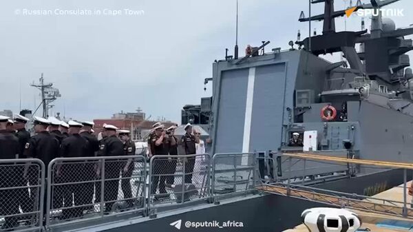 የሩሲያ የባሕር ኃይል መርከቦች ለባለብዙ ሀገር አቀፍ የብሪክስ+ ልምምዶች በደቡብ አፍሪካ ወደብ ደረሱ - Sputnik አፍሪካ