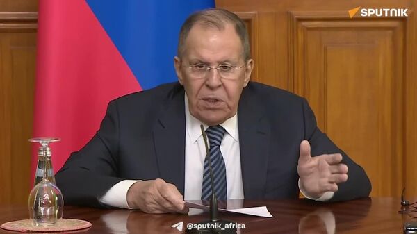 ማክሮን ለፑቲን ለመደወል ቃል የገቡት የሕዝብ ግንኙነት ዘመቻ ብቻ ነው ሲሉ ላቭሮቭ ተናገሩ - Sputnik አፍሪካ