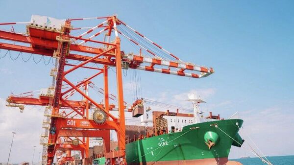 ኢትዮጵያ በጅቡቲ በኩል የነዳጅ እና የማዳበሪያ ምርቶችን ወደ ውጭ በመላክ ቀጠናዊ ንግድን ልታሳድግ መሆኑን የጅቡቲው ባለሥልጣን ገለፁ - Sputnik አፍሪካ