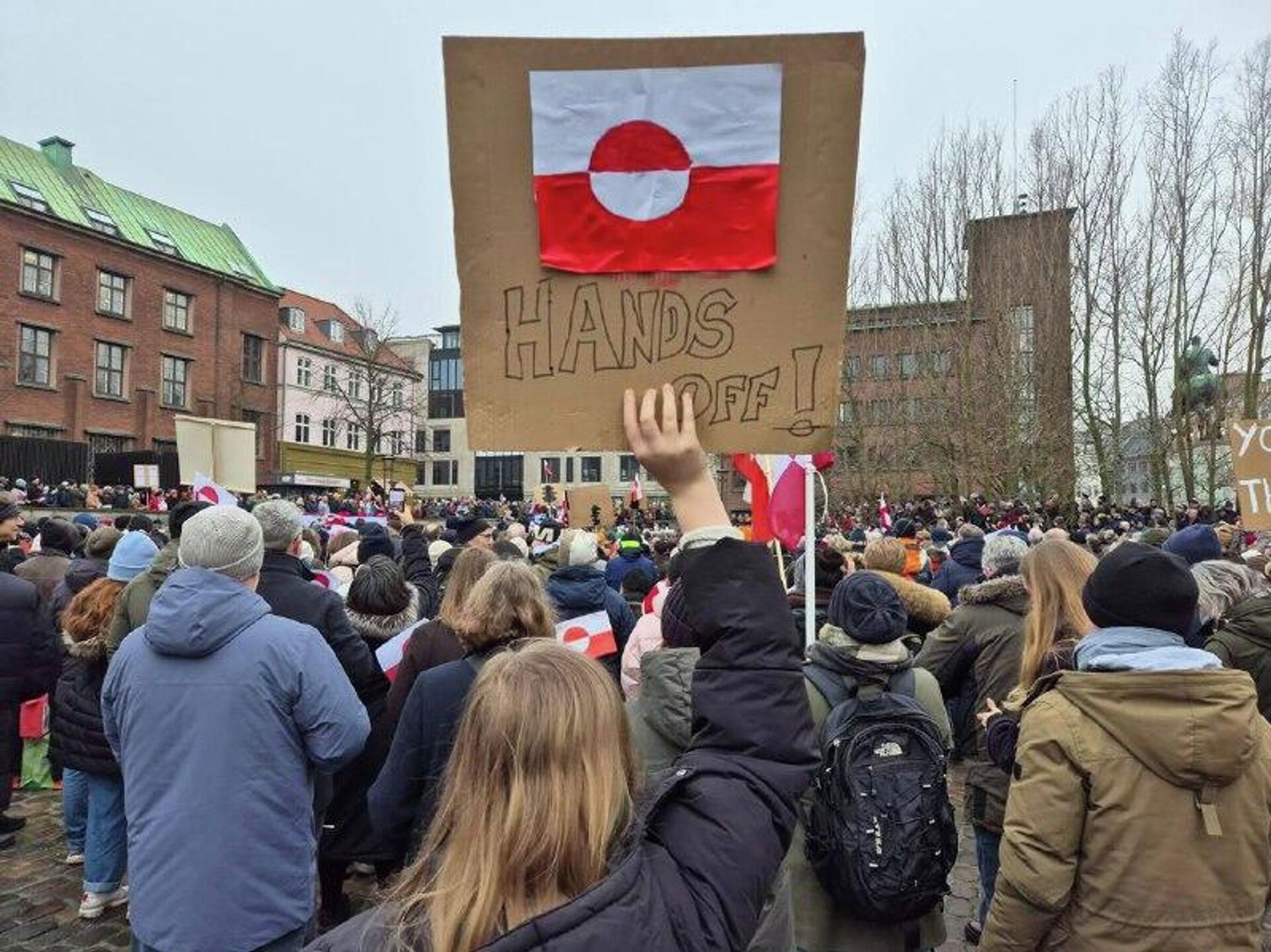 “እጃችሁን ከግሪንላንድ ላይ አንሱ!” - የአሜሪካን ተስፋፊ ፍላጎት በመቃወም በኮፐንሀገን ሰልፍ ተካሄደ - Sputnik አፍሪካ, 1920, 17.01.2026