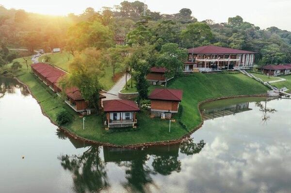 ጠቅላይ ሚኒስትር ዐቢይ አሕመድ የገበታ ለትውልድ የመጀመሪያውን መዳረሻ ደንቢ ኢኮ ሎጅን በይፋ መረቁ - Sputnik አፍሪካ