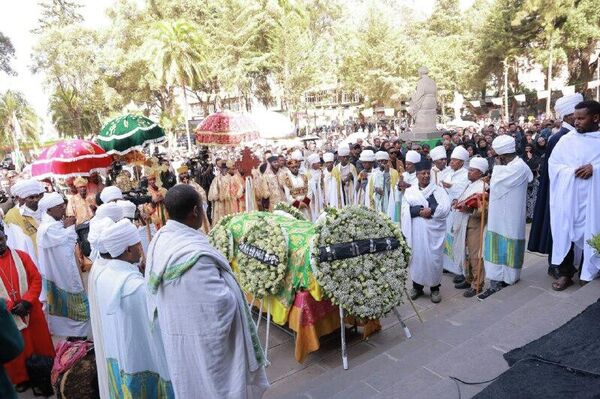 የአርቲስት ነጻነት ወርቅነህ ሥርዓተ ቀብር ተፈጸመ - Sputnik አፍሪካ