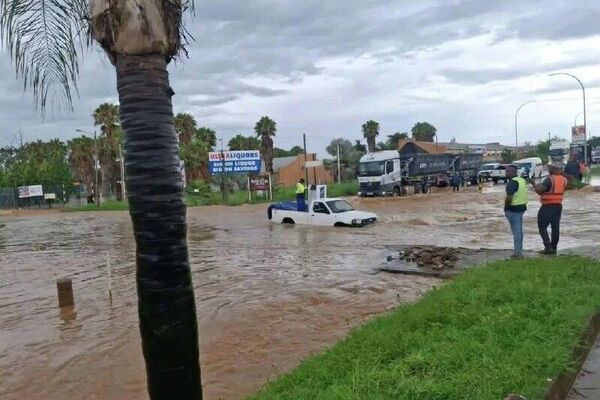 ደቡብ አፍሪካ በደርዘን ለሚቆጠሩ ሰዎች ሞት ምክንያት የሆነውን የጎርፍ አደጋ ተከትሎ ብሔራዊ የአደጋ ጊዜ አወጀች - Sputnik አፍሪካ