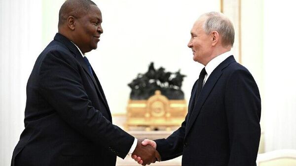 ፑቲን የማዕከላዊ አፍሪካ ሪፐብሊክ ፕሬዚዳንት ቱዋዴራ በድጋሚ በመመረጣቸው የእንኳን ደስ አለዎት መልዕክት ላኩ - Sputnik አፍሪካ
