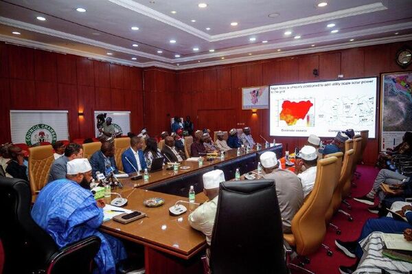 የናይጄሪያ ኒጀር ክልል ከእስልምና ልማት ባንክ ጋር በመተባበር ከሰሃራ በታች የመጀመሪያውን የፀሐይ ኃይል ማመንጫ ፕሮጀክት ሊገነባ ነው - Sputnik አፍሪካ