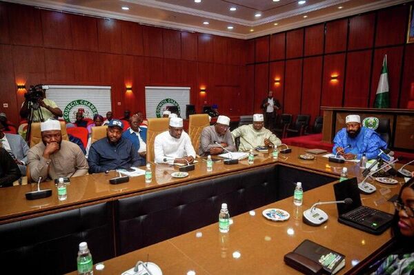 የናይጄሪያ ኒጀር ክልል ከእስልምና ልማት ባንክ ጋር በመተባበር ከሰሃራ በታች የመጀመሪያውን የፀሐይ ኃይል ማመንጫ ፕሮጀክት ሊገነባ ነው - Sputnik አፍሪካ