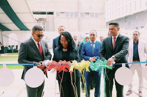 በአዲስ አበባ ዘመናዊ የአትክልትና ፍራፍሬ፣ የእንስሳት ተዋጽኦ ማቀዝቀዣ መጋዘንና ሁለገብ ሕንጻ ተመረቀ - Sputnik አፍሪካ