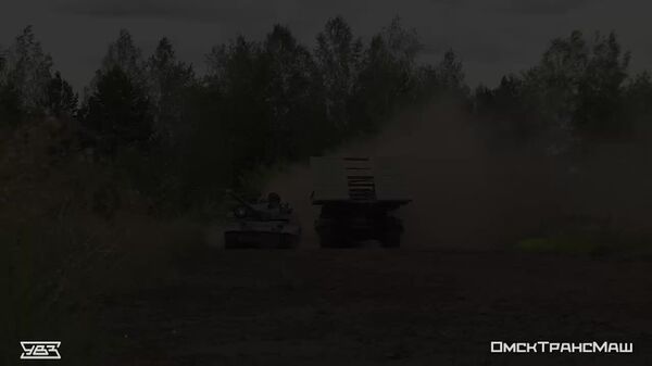 የሩሲያው መንግሥታዊ ኮርፖሬሽን ሮስቴክ የኤምቲዩ-90ኤም ሁለንተናዊ ድልድይ ገጣሚ ታንክ ተግባራዊ ሥምሪትን አስመለከተ - Sputnik አፍሪካ