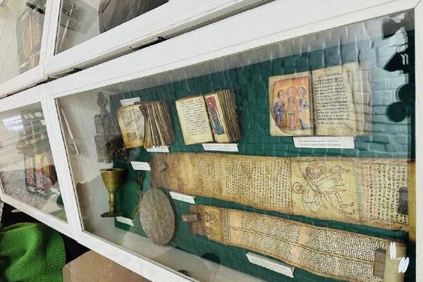 የኢትዮጵያ ኦርቶዶክስ ተዋህዶ ቤተክርስቲያን ጥንታዊ ቅርሶች በሩሲያ መንግሥት የታሪክ ቤተ-መጻሕፍት ለዕይታ ቀረቡ - Sputnik አፍሪካ