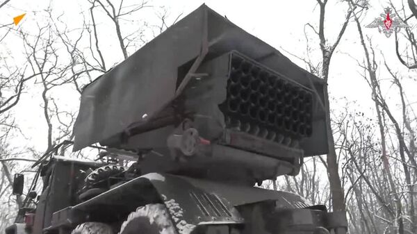 የሩሲያ 'ግራድ' ባለብዙ ተወንጫፊ ሮኬት ቡድኖች በዩክሬን ወታደራዊ ይዞታዎች ላይ ተከታታይ ጥቃቶችን ፈፅመዋል - የሩሲያ የመከላከያ ሚኒስቴር - Sputnik አፍሪካ