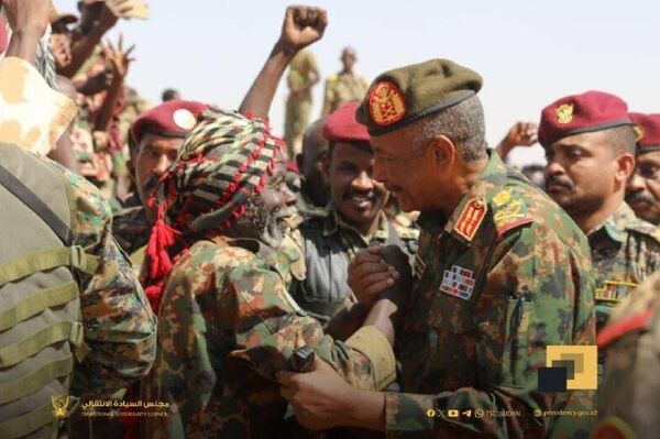 አል-ቡርሃን በካርቱም የሚገኘውን ስልታዊ 5ኛ ክፍለ ጦር ብርጌድን ጎበኙ - Sputnik አፍሪካ