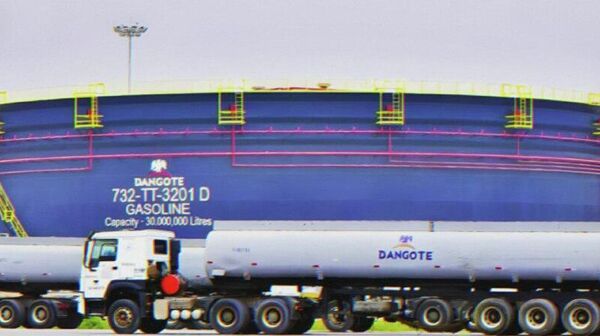 ዳንጎቴ የናይጄሪያን የሀገር ውስጥ ማደያዎች የገበያ አቅም ለማጠናከር የነዳጅ ዋጋ ቅናሽ አደረገ - Sputnik አፍሪካ