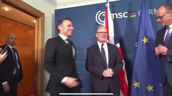 #Viral | በሙኒክ የደህንነት ኮንፈረንስ ሜርዝ እና ስታርመር ሲጨዋወቱ ማክሮን ችላ ተባሉ - Sputnik አፍሪካ