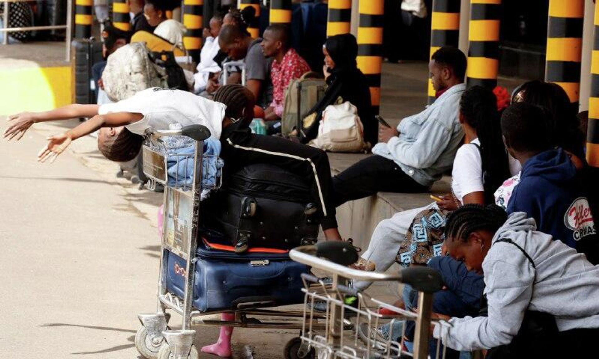 በናይሮቢ አውሮፕላን ማረፊያ ለሁለተኛ ቀን የቀጠለው የአየር ትራፊክ ተቆጣጣሪዎች የሥራ ማቆም አድማ ለመንገደኞች እንግልት መፍጠሩ ተገለፀ - Sputnik አፍሪካ, 1920, 17.02.2026