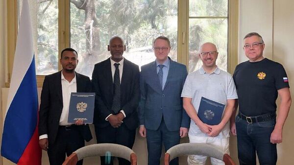 የኢትዮጵያ እና ሩሲያ ኩባንያዎች በኢትዮጵያ ፈጣን የሕክምና ምርመራ መሣሪያዎችን ለማምረት ስምምነት ተፈራረሙ - Sputnik አፍሪካ