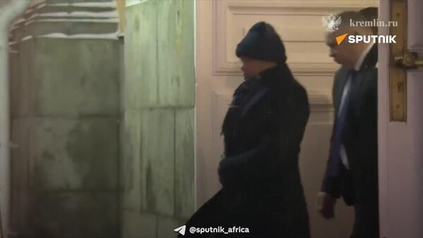 ፑቲን እና የማዳጋስካር ፕሬዚዳንት በክሪምሊን ያደረጉትን ውይይት አጠናቀቁ - Sputnik አፍሪካ