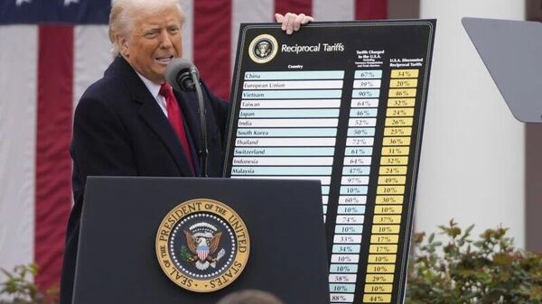 የአሜሪካ ጠቅላይ ፍርድ ቤት የትራምፕን ‘የአስቸኳይ ጊዜ ታሪፍ’ ውሳኔ አገደ - Sputnik አፍሪካ