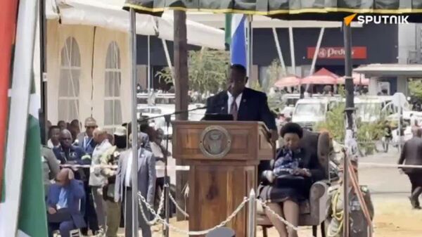 ደቡብ አፍሪካ በዓለም ኃያላን የባላንጣነት ፉክክር ውስጥ አትገባም ሲሉ ራማፎሳ በብሄራዊ የጦር ኃይሎች ቀን ሰልፍ ላይ ተናገሩ - Sputnik አፍሪካ