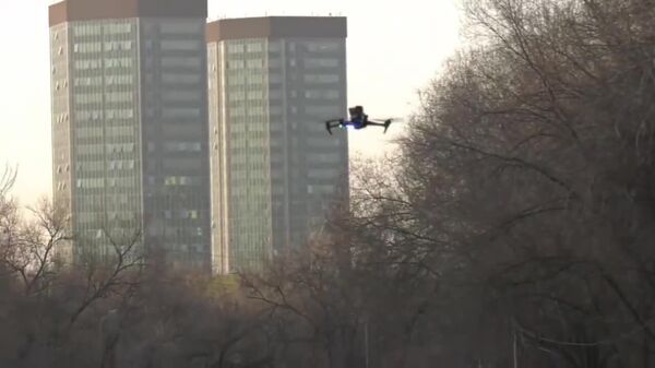 #viral | በካዛክስታን አልማቲ ከተማ ስፒከር የተገጠመላቸው ድሮኖች ነዋሪዎች ቆሻሻ እንዳይጥሉና ጥቃቅን ጥፋቶችን እንዳይፈጽሙ ማስጠንቀቂያ በመስጠት ላይ ይገኛሉ - Sputnik አፍሪካ