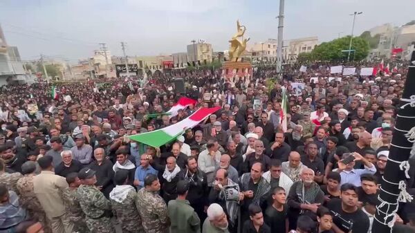 በአሜሪካ እና እስራኤል ጥቃት የተገደሉት የሚናብ የሴቶች ትምህርት ቤት ተማሪዎች የቀብር ሥነ-ሥርዓት ተከናወነ - Sputnik አፍሪካ