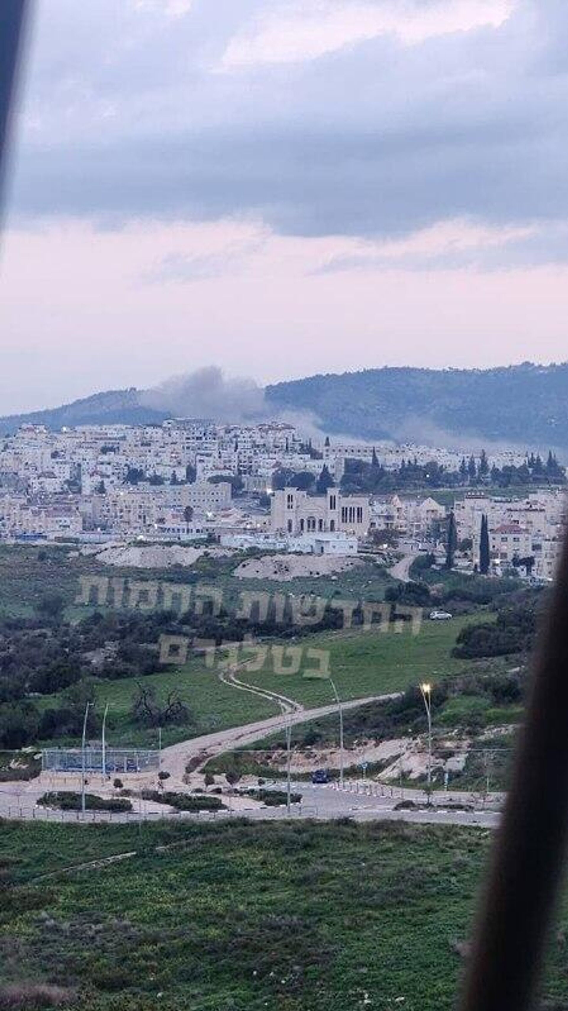 እየሩሳሌም ውስጥ የምትገኘው ቤይት ሼሜሽ በቀጥታ በሮኬት ተመታች - Sputnik አፍሪካ, 1920, 04.03.2026