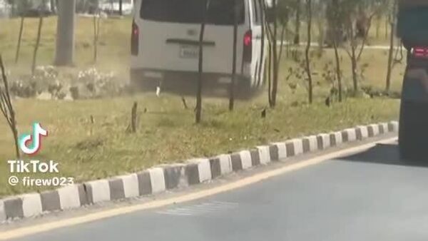 #viral | ፍሬን መቆጣጠር ያቃተው ሹፌር የነፍስ ግቢ ነፍስ ውጪ ትግል - Sputnik አፍሪካ