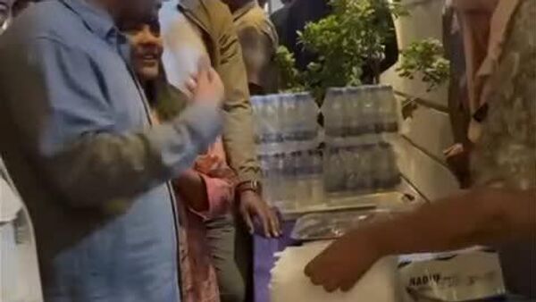 #viral | ጠቅላይ ሚኒስትር ዐቢይ አሕመድ እና ቀዳማዊት እመቤት ዝናሽ ታያቸው በድሬዳዋ ጎዳናዎች ሃላዋን ሲያጣጥሙ ታይተዋል - Sputnik አፍሪካ