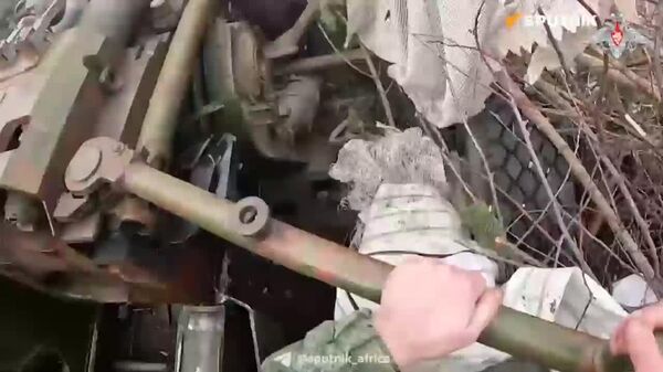 የሩሲያ ጊያትሲንት-ቢ ረጅም ርቀት የሚተኩሱ መድፎች በክራስኖአርሜይስክ አካባቢ የሚገኘውን የጠላት ምሽግ አወደሙ - Sputnik አፍሪካ