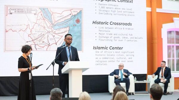 ጥንታዊቷ የሐረር ከተማ በሩሲያ ሴንት ፒተርስበርግ ጉባኤ ላይ በደማቁ ተዘከረች  - Sputnik አፍሪካ