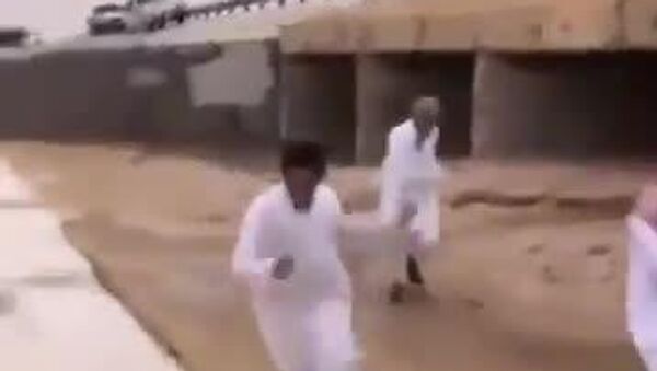 #viral | በሳዑዲ አረቢያ የጣለው ከባድ ዝናብና በረዶ ድርቅ በሚያጠቃት አል-ሀሪክ የጎርፍ መጥለቅለቅ አስከተለ - Sputnik አፍሪካ