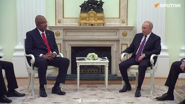 “ሲሸልስ ሩሲያ በመካከለኛው ምስራቅ ግጭት ወቅት ለሰጠችው ድጋፍ ምሥጋና ታቀርባለች” - የሲሼልስ ፕሬዚዳንት ፓትሪክ ሄርሚኒ - Sputnik አፍሪካ