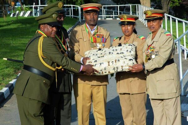 ከ158 ዓመታት በፊት በእንግሊዝ የተዘረፉት የመቅደላ ቅርሶች ኢትዮጵያ ገቡ - Sputnik አፍሪካ