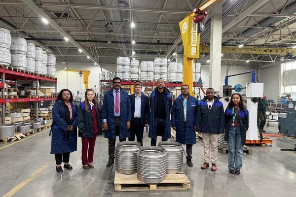 የኢትዮጵያ ልዑክ በሩሲያ የመኪና አምራች ኩባንያ ቅኝት አደረገ - Sputnik አፍሪካ
