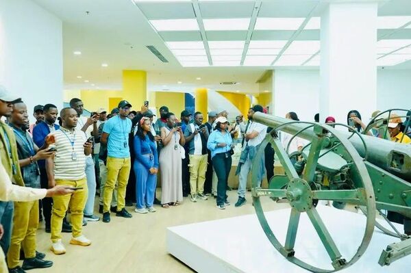 በጥቁር አንበሳና ቅዱስ ጳውሎስ ሆስፒታሎች የሚማሩ የሩዋንዳ የሕክምና ተማሪዎች የአዲስ አበባን የልማት ፕሮጀክቶችን ጎበኙ - Sputnik አፍሪካ