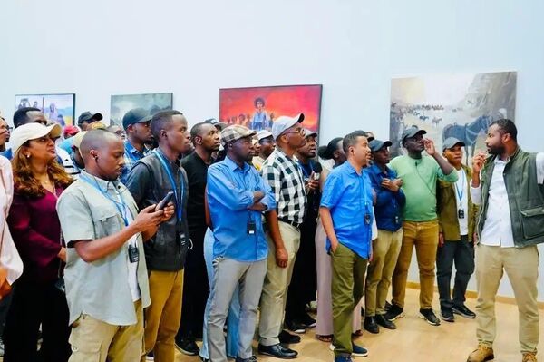 በጥቁር አንበሳና ቅዱስ ጳውሎስ ሆስፒታሎች የሚማሩ የሩዋንዳ የሕክምና ተማሪዎች የአዲስ አበባን የልማት ፕሮጀክቶችን ጎበኙ - Sputnik አፍሪካ