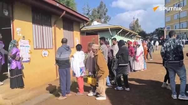 የኢትዮጵያ ብሔራዊ ምርጫ ቦርድ የድምፅ መስጠት ሂደት በተጠናቀቀባቸው ጣቢያዎች ቆጠራ እንዲጀመር ወሰነ - Sputnik አፍሪካ