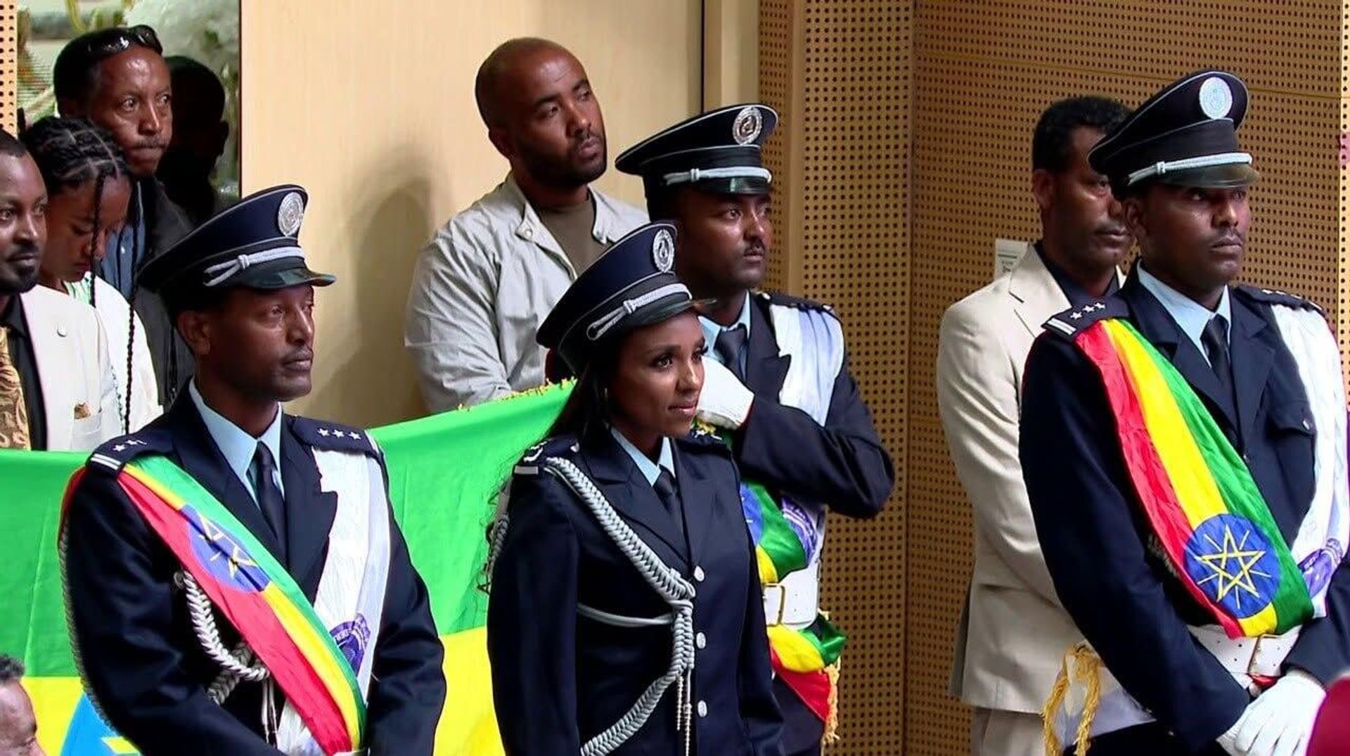 የፌዴራል ማረሚያ ቤት ኮሚሽን ለጀግናዋ አትሌት ጥሩነሽ ዲባባ የረዳት ኮሚሽነርነት ማዕረግ ሰጠ - Sputnik አፍሪካ, 1920, 14.06.2026