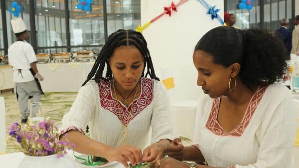 የቻይና-ኢትዮጵያ የሕዝብ ለሕዝብ እና የባሕል ትስስርን ይበልጥ ለማጠናከር ያለመ የምግብ ፌስቲቫል በአዲስ አበባ ተካሄደ - Sputnik አፍሪካ