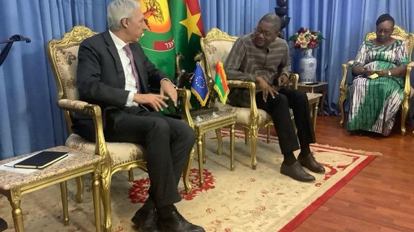 ቡርኪና ፋሶ የአውሮፓ ፓርላማ ያሳለፈውን ውሳኔ ተከትሎ ከአውሮፓ ሕብረት ልዩ መልዕክተኛ ጋር ሊደረግ የነበረን የውይይት ቀጠሮ ሰረዘች - Sputnik አፍሪካ