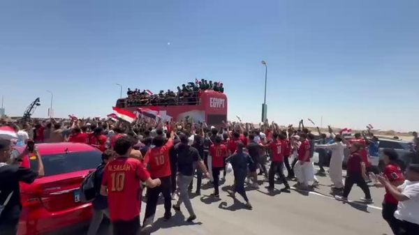 በሺዎች በሚቆጠሩ ግብፃውያን ከዓለም ዋንጫ ለተሰናበተው ብሔራዊ ቡድናቸው ፈርዖኖቹ በካይሮ አቀባበል ሊያደርጉ ነው - Sputnik አፍሪካ